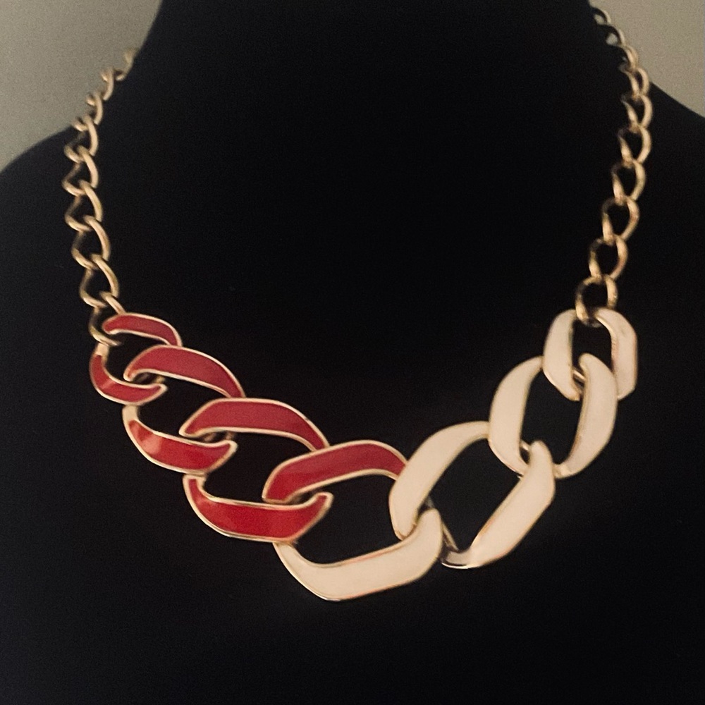 #118 Vintage Signed Monet Goldtone Red & Cream Enamel Links Necklace